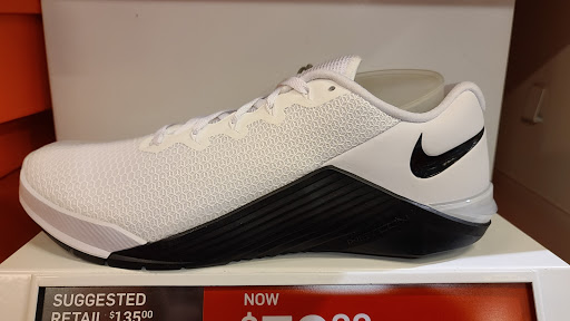 Sporting Goods Store «Nike Factory Store», reviews and photos, 1 Premium Outlet Blvd #699, Tinton Falls, NJ 07753, USA