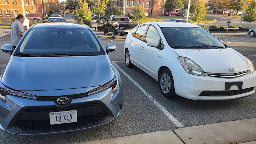 Toyota Dealer «AutoNation Toyota Leesburg», reviews and photos, 1 Cardinal Park Dr SE, Leesburg, VA 20175, USA