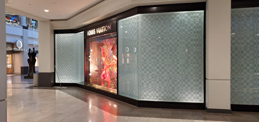Louis Vuitton White Plains Bloomingdales image 6