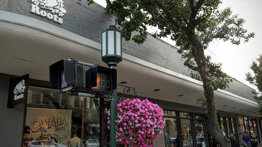 Roots, 211 W Maple Rd, Birmingham, MI 48009, USA, 