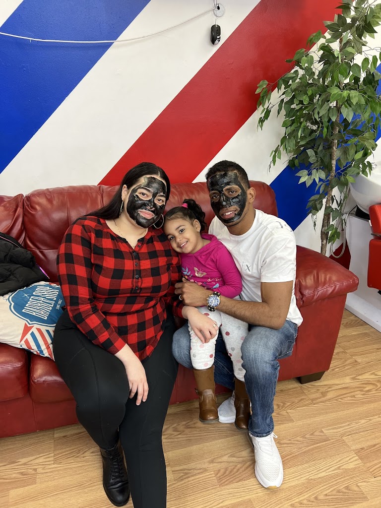 M & M barber shop 18102