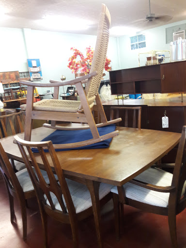 Furniture Store «San Antonio Furniture Finders», reviews and photos, 617 Fredericksburg Rd, San Antonio, TX 78201, USA