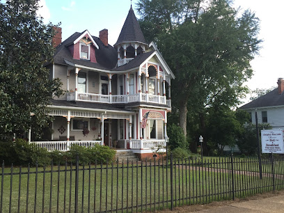 Chipley Murrah House Bed & Breakfast and Cottages