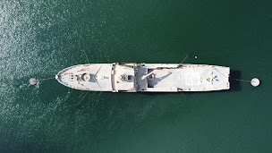 Photo n°11 de Cimetière des bateaux de la Marine nationale à Landévennec ()