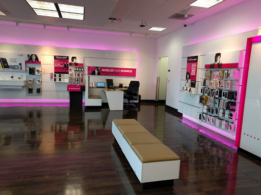 Cell Phone Store «T-Mobile», reviews and photos, 15915 Bellflower Blvd, Bellflower, CA 90706, USA
