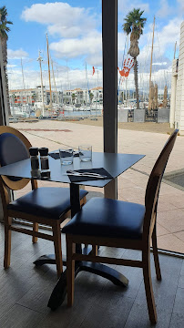 Atmosphère du Restaurant français L'Amiral à Leucate - n°8