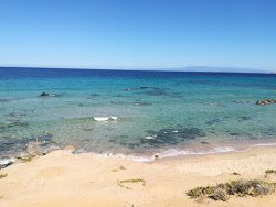 Spiaggia Lu Litarroni'in fotoğrafı uzun koy ile birlikte