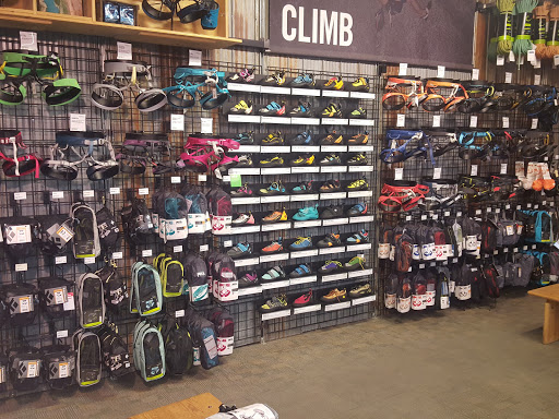 Ski shops in Toronto