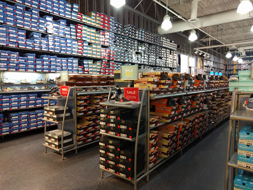 Shoe Store «SKECHERS Factory Outlet», reviews and photos, 4000 Baldwin Rd, Auburn Hills, MI 48326, USA