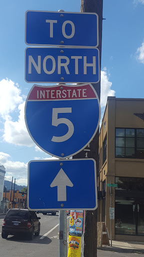 Kia Dealer «Kia of Portland», reviews and photos, 307 NE Broadway St, Portland, OR 97232, USA