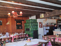 Atmosphère du Restaurant français Ferme Auberge du Lac de Forlet à Soultzeren - n°8