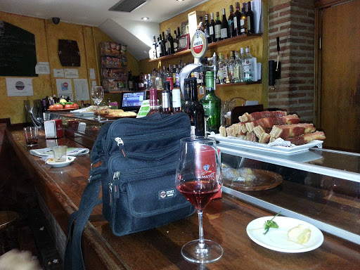 Información y opiniones sobre LAS BARRICAS & LEGENDS de Cigales