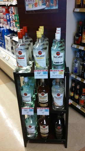 Liquor Store «Publix Liquors Cornerstone Plaza», reviews and photos, 5645 N Atlantic Ave #101, Cocoa Beach, FL 32931, USA