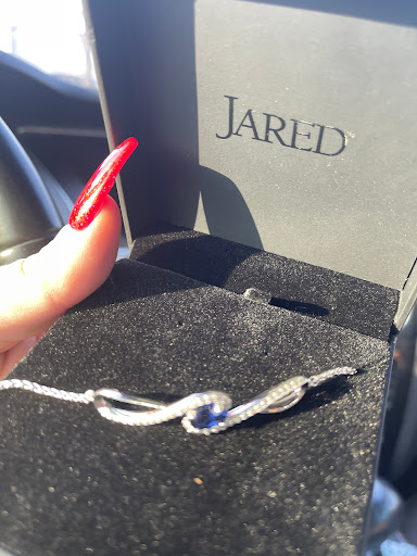 Jewelry Store «Jared The Galleria of Jewelry», reviews and photos, 729 W County Line Rd, Greenwood, IN 46142, USA