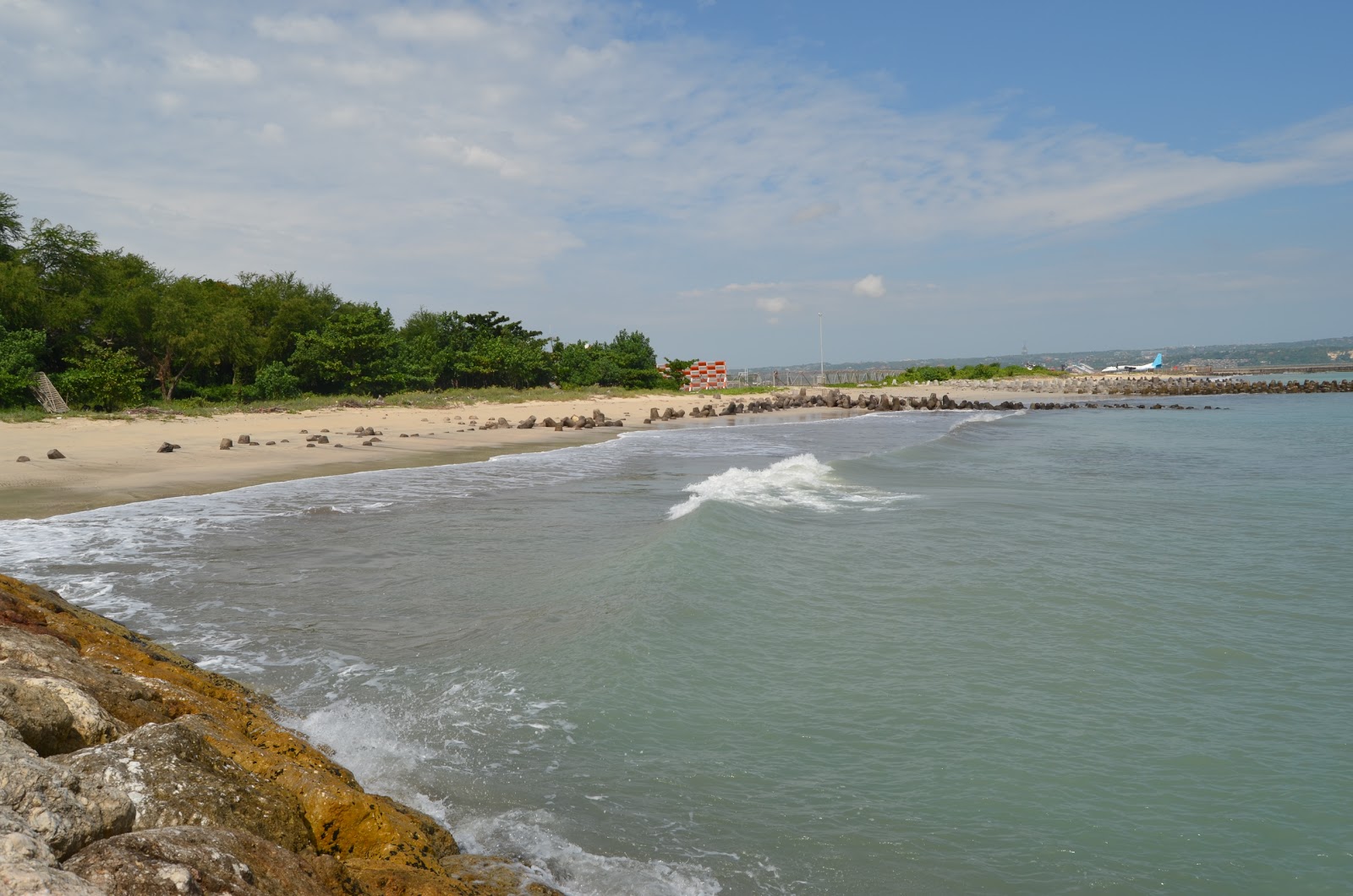 Foto di Melisan Beach e l'insediamento