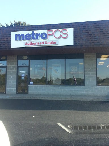 Cell Phone Store «MetroPCS Authorized Dealer», reviews and photos, 625 W Rollins Rd, Round Lake Beach, IL 60073, USA