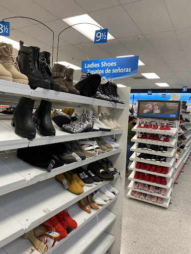 Clothing Store «Ross Dress for Less», reviews and photos, 6507 Fallbrook Ave, West Hills, CA 91307, USA