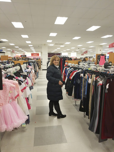 Department Store «T.J. Maxx & HomeGoods», reviews and photos, 7 Neponset St, Worcester, MA 01606, USA