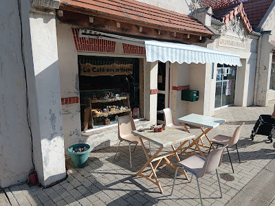 Le café des artisans à Terres-de-Haute-Charente