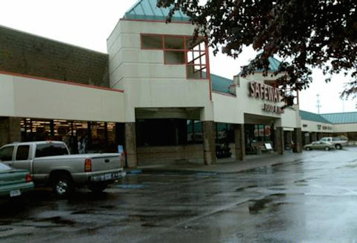 Grocery Store «Safeway», reviews and photos, 2525 SE Tualatin Valley Hwy, Hillsboro, OR 97123, USA