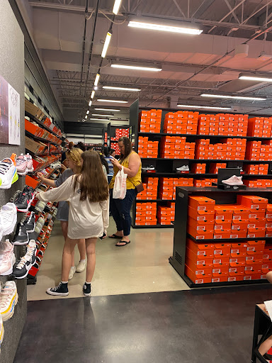 Clothing Store «Nike Factory Store», reviews and photos, 505 Premium Outlets Dr, Monroe, OH 45050, USA