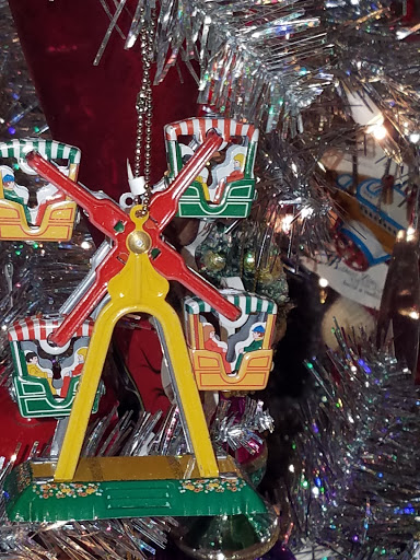 Gift Shop «Hazel», reviews and photos, 1902 W Montrose Ave, Chicago, IL 60613, USA