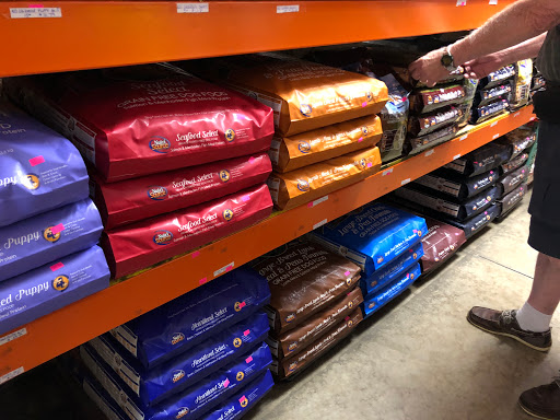 Pet Supply Store «Pet Supply Warehouse», reviews and photos, 5051 Forest Hills Ct, Loves Park, IL 61111, USA