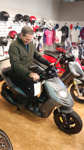 Motorcycle Dealer «Indian Motorcycle of Libertyville», reviews and photos, 416 N Milwaukee Ave, Libertyville, IL 60048, USA