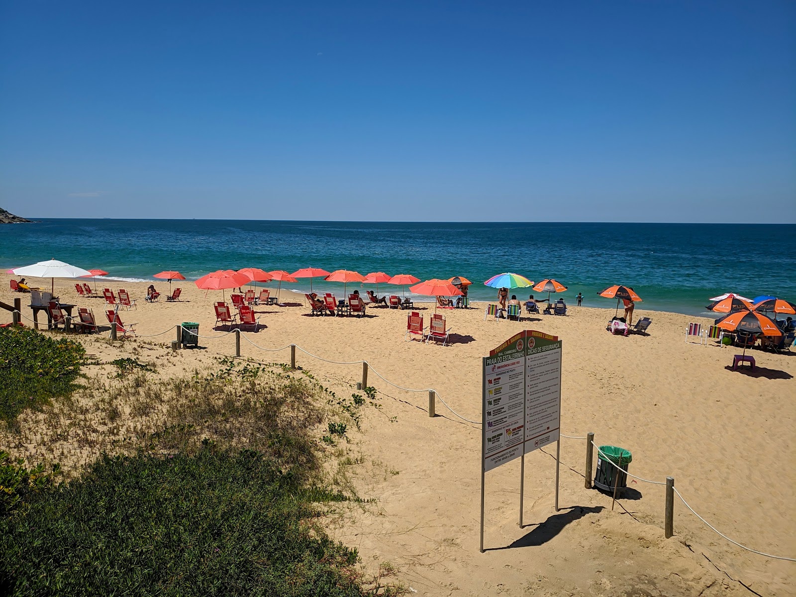Foto de Praia do Estaleirinho - lugar popular entre os apreciadores de relaxamento