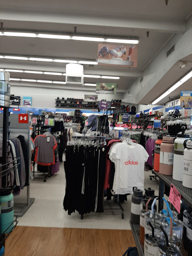 Sporting Goods Store «Big 5 Sporting Goods», reviews and photos, 3420 Arden Way, Sacramento, CA 95825, USA