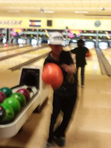 Sports Bar «Crown Lanes Bowling Center & Sports Bar», reviews and photos, 2325 S Federal Blvd, Denver, CO 80219, USA