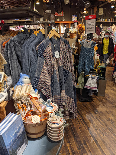 American Restaurant «Cracker Barrel Old Country Store», reviews and photos, 1313 Hilliard Rome Rd E, Columbus, OH 43228, USA