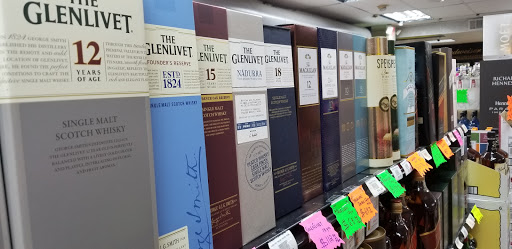 Liquor Store «Decatur Wine & Spirits», reviews and photos, 1789 Lawrenceville Hwy, Decatur, GA 30033, USA