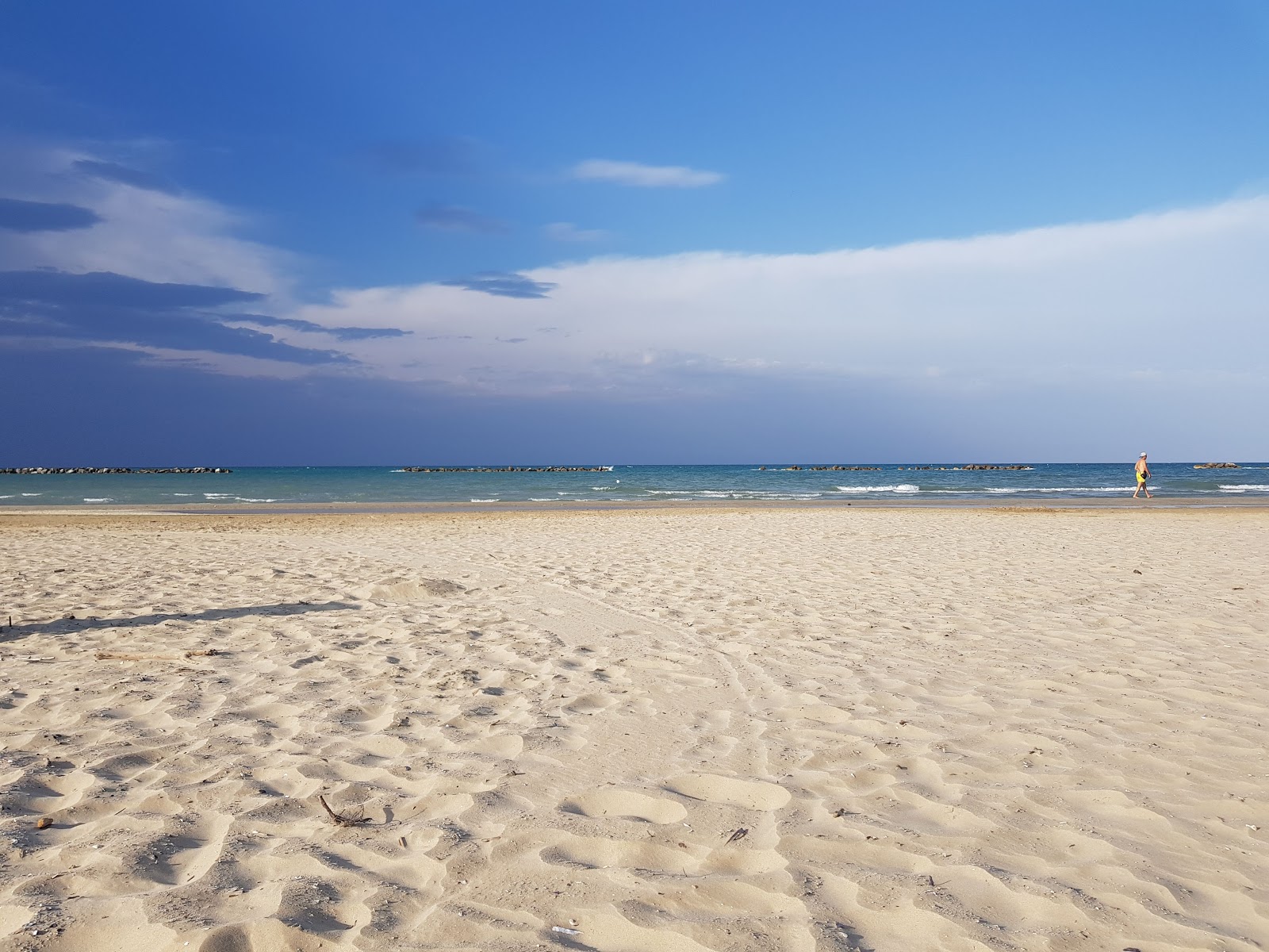 Senigallia beach'in fotoğrafı - rahatlamayı sevenler arasında popüler bir yer