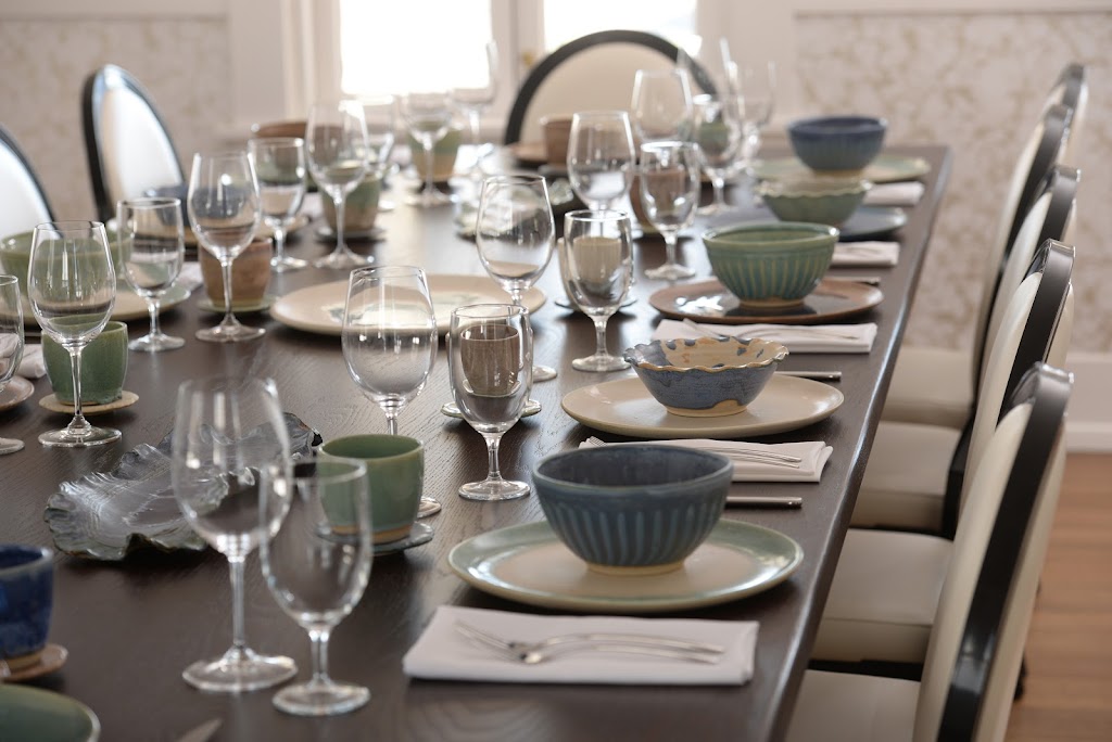 White Pillars Restaurant and Lounge 39531