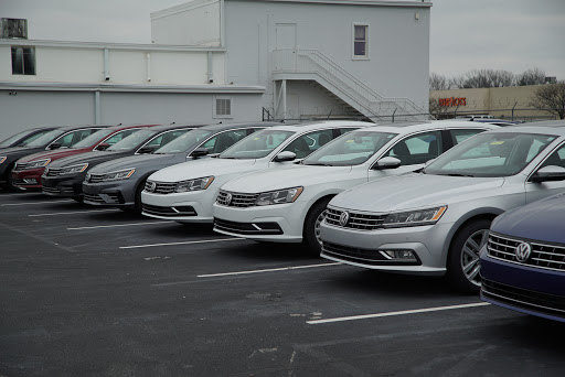 Used Car Dealer «Volkswagen of Clarksville», reviews and photos, 406 E Lewis and Clark Pkwy, Clarksville, IN 47129, USA