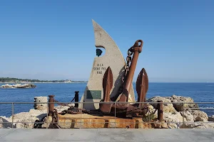 Monument to the Sea's people image