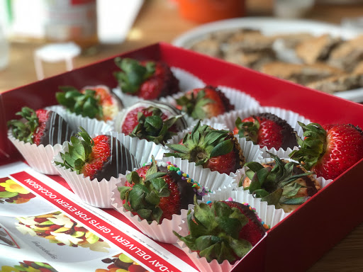 Gift Shop «Edible Arrangements», reviews and photos, 777 Grand Ave Suite 102, San Rafael, CA 94901, USA