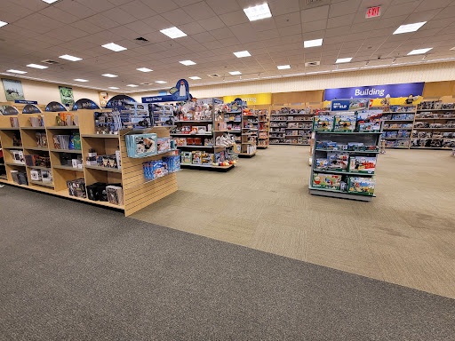 Book Store «Barnes & Noble», reviews and photos, 911 Haddonfield Rd, Cherry Hill, NJ 08002, USA
