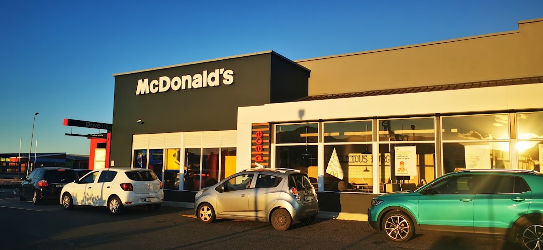 McDonalds Capricorn Drive-Thru