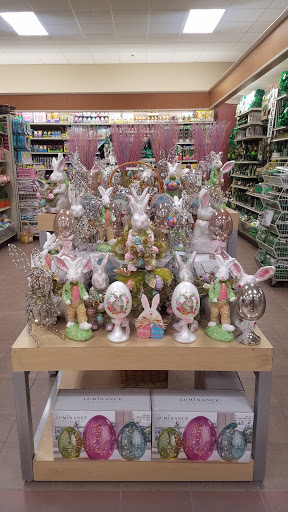 Home Goods Store «Christmas Tree Shops», reviews and photos, 28-34 Broadway, Lynnfield, MA 01940, USA