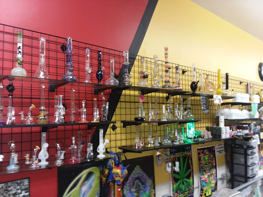 Tobacco Shop «Smokeez Smoke Shop», reviews and photos, 1911 Westminster St, Providence, RI 02909, USA