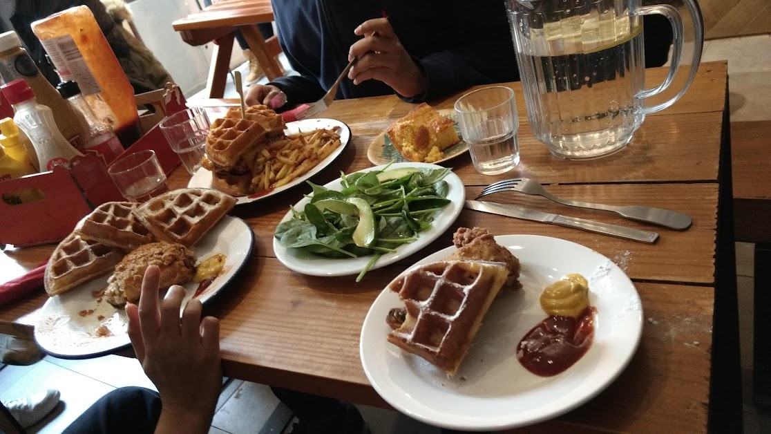 Gumbo Yaya Chicken and Waffles à Paris