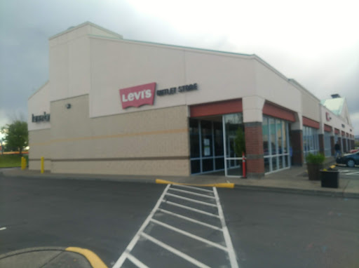 Shopping Mall «Columbia Gorge Outlets», reviews and photos, 450 NW 257th Way, Troutdale, OR 97060, USA