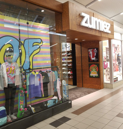 Zumiez, 2 Galleria Mall Dr #130, Taunton, MA 02780, USA, 