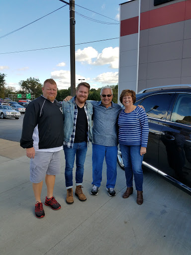 Used Car Dealer «Don Sitts Auto Sales, Inc», reviews and photos, 2461 Front St, Cuyahoga Falls, OH 44221, USA