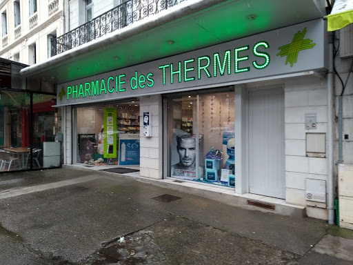 Información y opiniones sobre Pharmacie des Thermes de Bagnères-De-Luchon