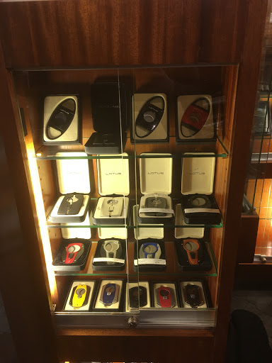 Tobacco Shop «Up Down Cigar», reviews and photos, 1550 N Wells St, Chicago, IL 60610, USA
