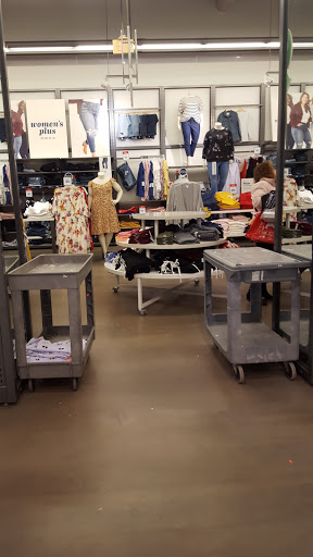 Clothing Store «Old Navy», reviews and photos, 1201 Hooper Ave, Toms River, NJ 08753, USA