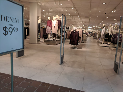 Clothing Store «H&M», reviews and photos, 49 W Maryland St #166, Indianapolis, IN 46204, USA